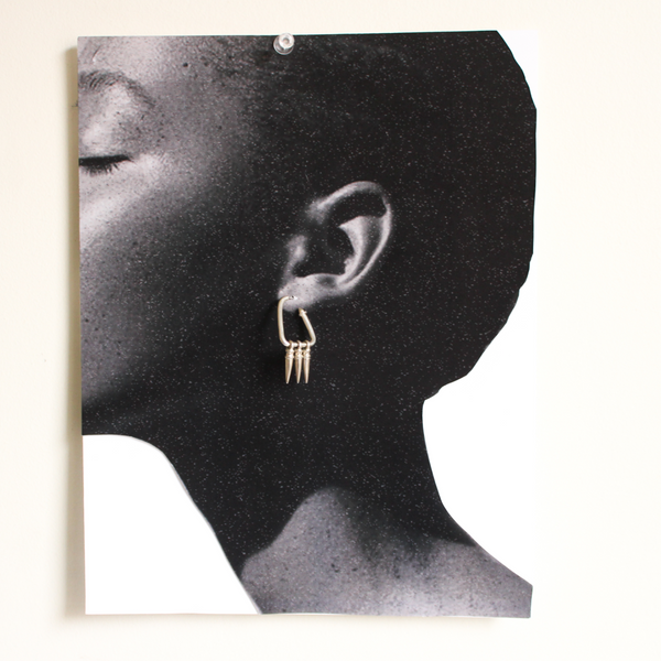 TRIANGULAR HOOP WITH DROPS / SILVER